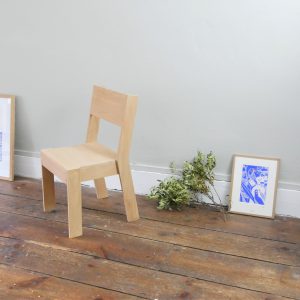 petite chaise enfant design ecologique bois massif