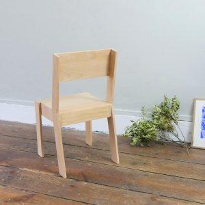 petite chaise enfant design ecologique bois massif