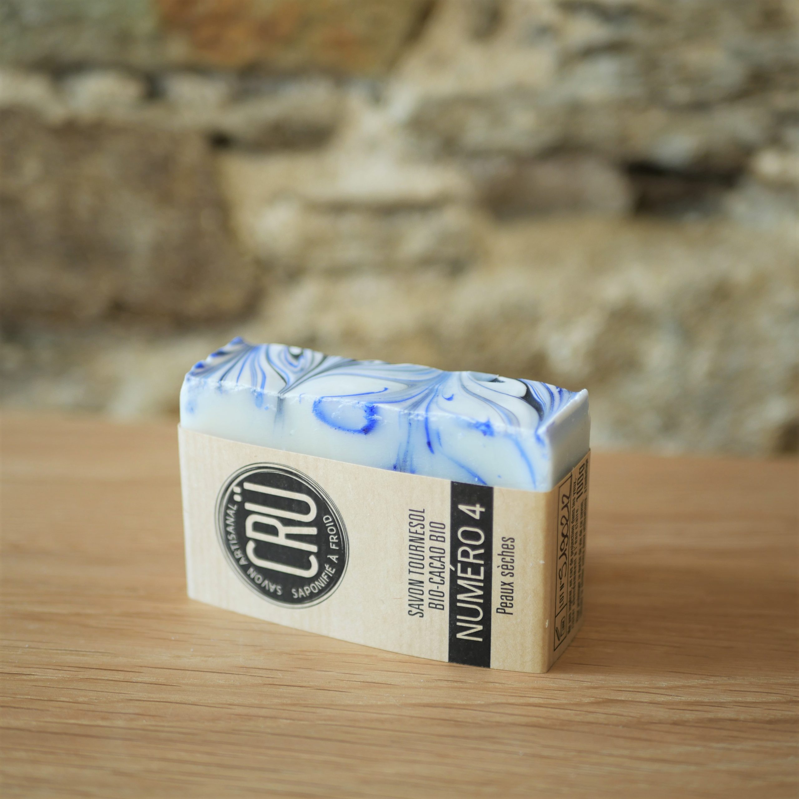 Savon beurre de cacao bio et huile de tournesol bio CRU numéro 4 écologique, éthique, artisanal et zéro déchet, tranche couché à l'INATELIER Nantes