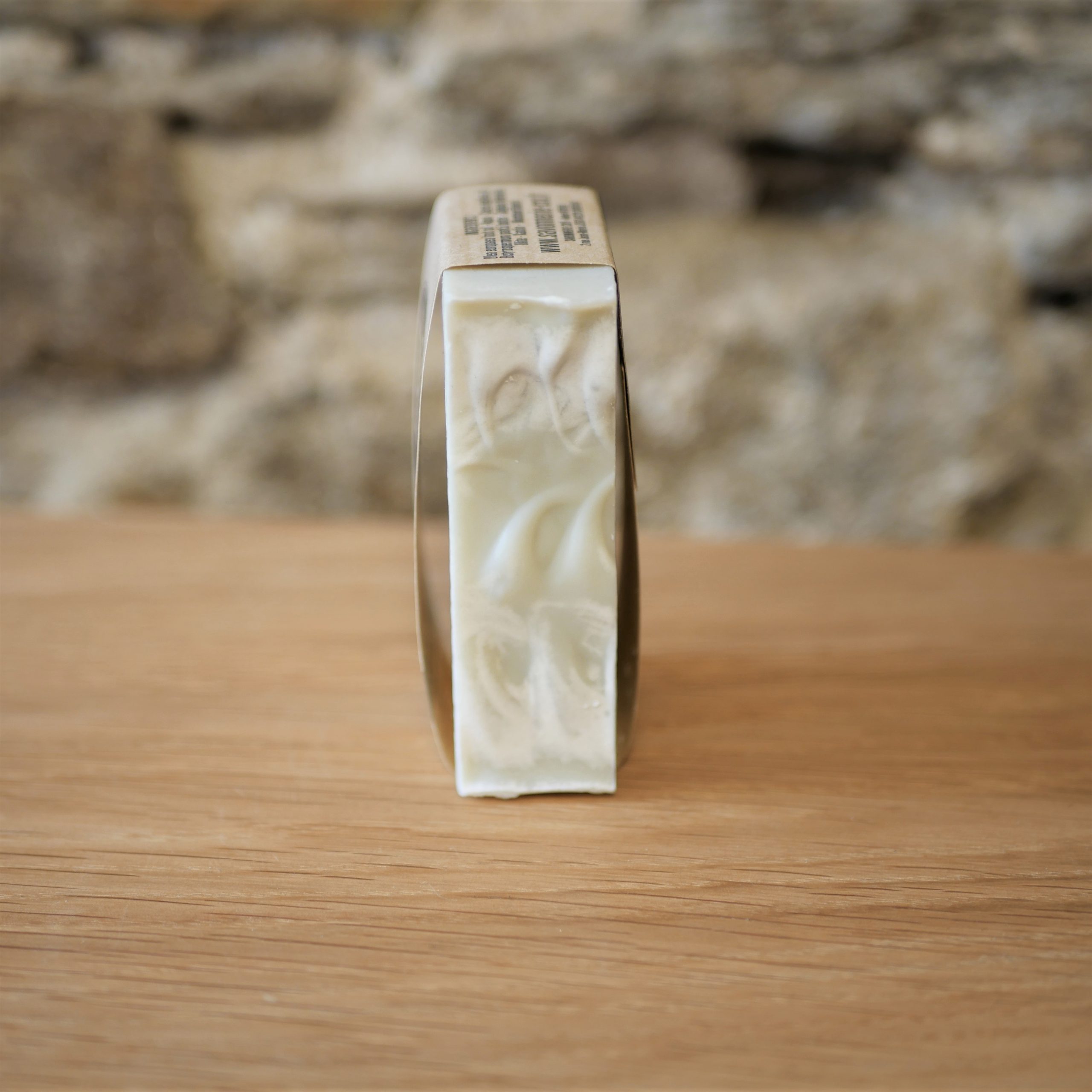 Savon à l'olive bio et argile verte CRU numéro 1 écologique, éthique, artisanal et zéro déchet, tranche à l'INATELIER Nantes