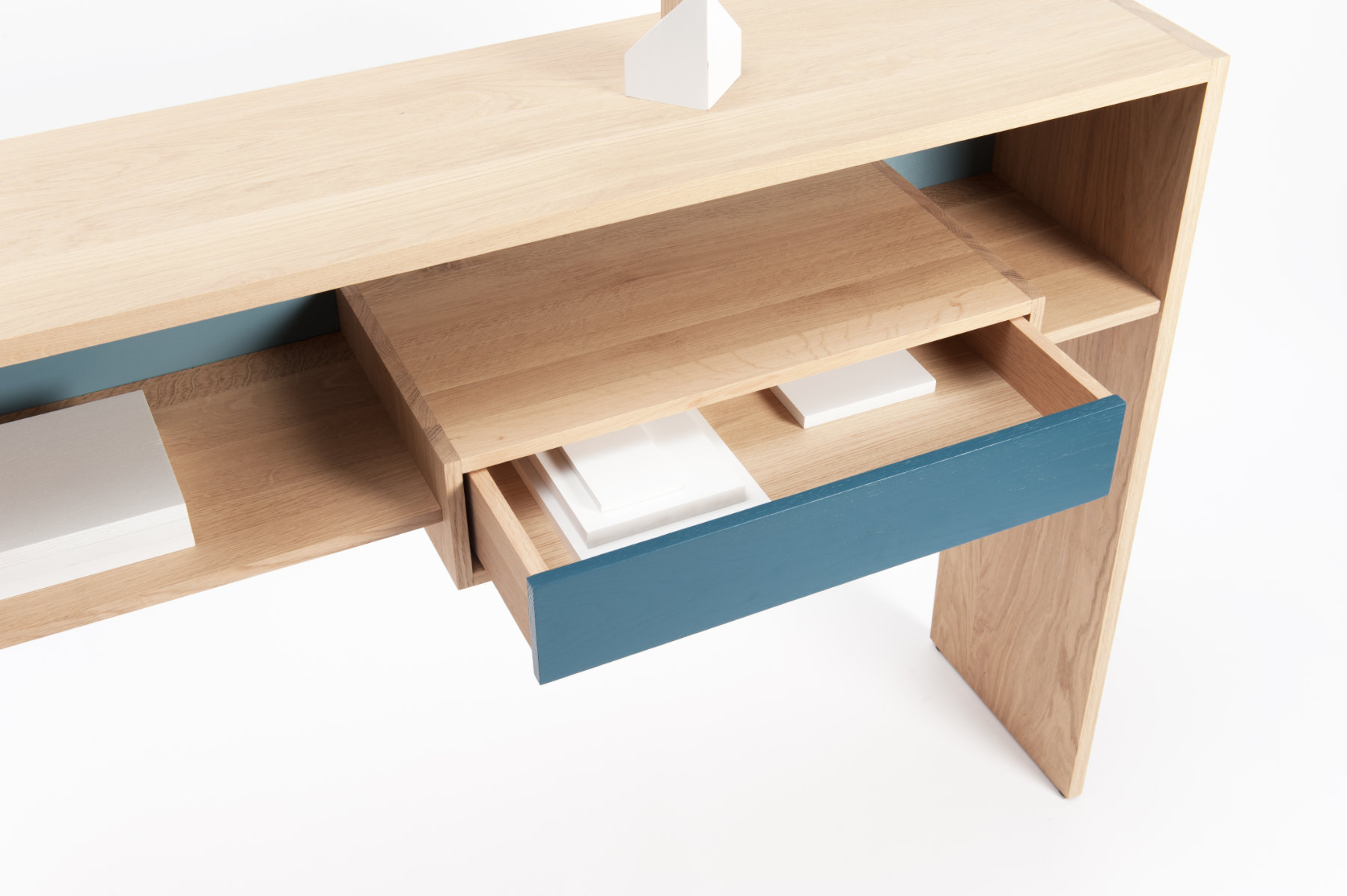 Console design_chene massif_mixage_drugeot manufacture_L'Inatelier_Nantes_Boutique déco_bureau_décorationintérieur_personnalisable_tiroir_bois_meuble d'appoint_détail tiroir pousse-lache