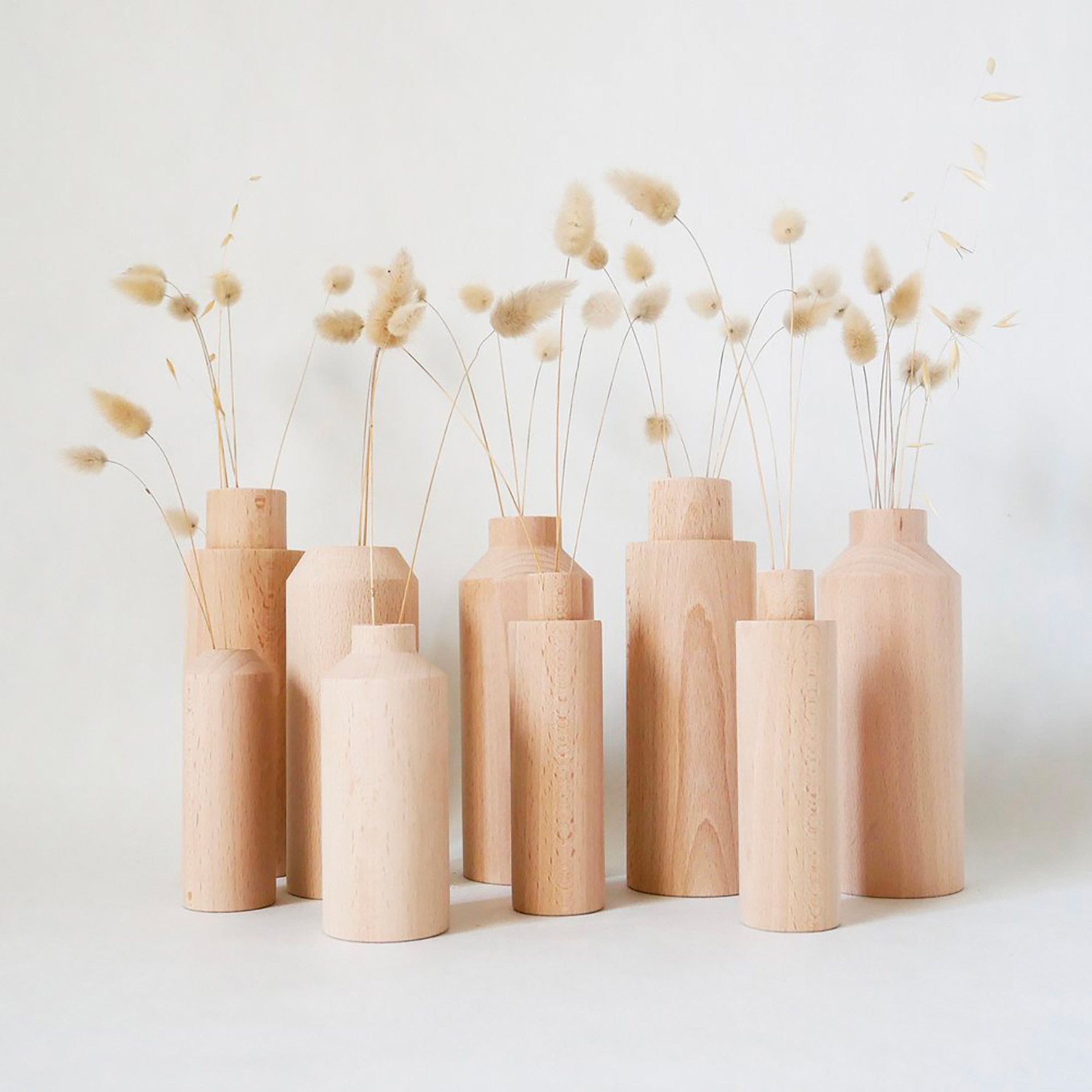 soliflore bois_lot de 3_hetremassif_bois tourné à la main en france_ fabrication artisanale_ An-so design_L'Inatelier_Nantes_Design contemporain_style scandinave_bohème_avec fleurs sechées