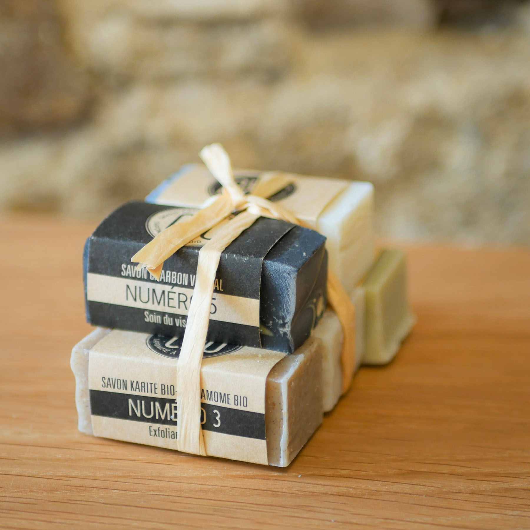 Lot de 5 petits savon cru_artisanaux_locaux_saponnification à froid_naturel_bienfait_salle de bain_savonnerie cru_saponnification à froid_anne_L'Inatelier Nantes_Boutique 100% fabrication française