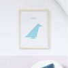 Affiche Lebird_ByPan_Oiseau bleu_fond blanc_Pierre Baryga_imprimé en France_ Recyclé_décoration_L'Inatelier_Nantes_Boutique déco_poster_cadre