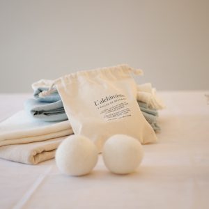 Balle de séchage_lessive_l'Alchimiste_paris_L'Inatelier_Nantes_déco_boutique_concept store_soin du linge_zéro déchet_écoresponsable_laisne_made in France_fabrication française_sachet de coton_droguerie_responsable_maison_entretien_décoration_naturel_lot de 3