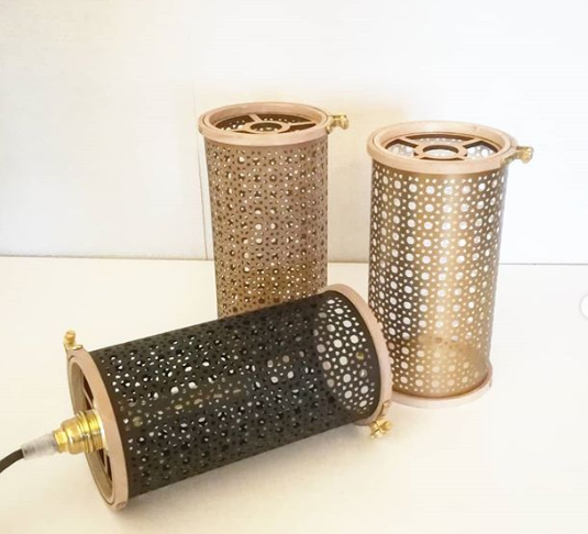 lampe_baladeuse_cannage_trio_noir_doré_kraft_l'inatelier_nantes_boutique déco_studio Matcha_berniolle_led_papier_madeinfrance_fabriqué en bretagne_handmade_artisanat_luminaire_salon_chevet_chambre