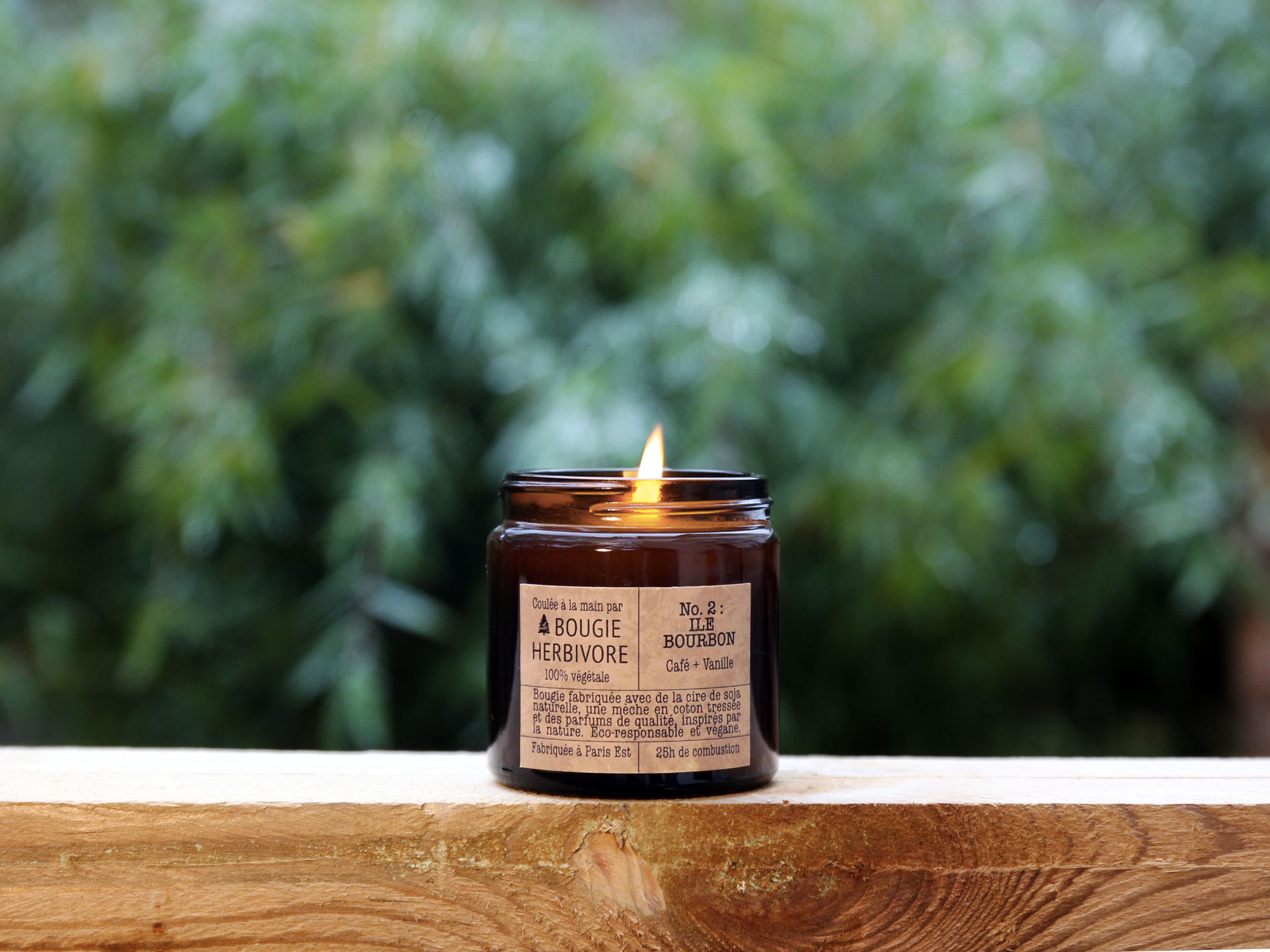 Bougie-herbivore-L'Inatelier_Nantes_Bougie naturelle_vegan_Ile Bourbon_café et vanille_parfum naturel_pot en verre_fabrication française_recyclable_eco-friendly_90gr