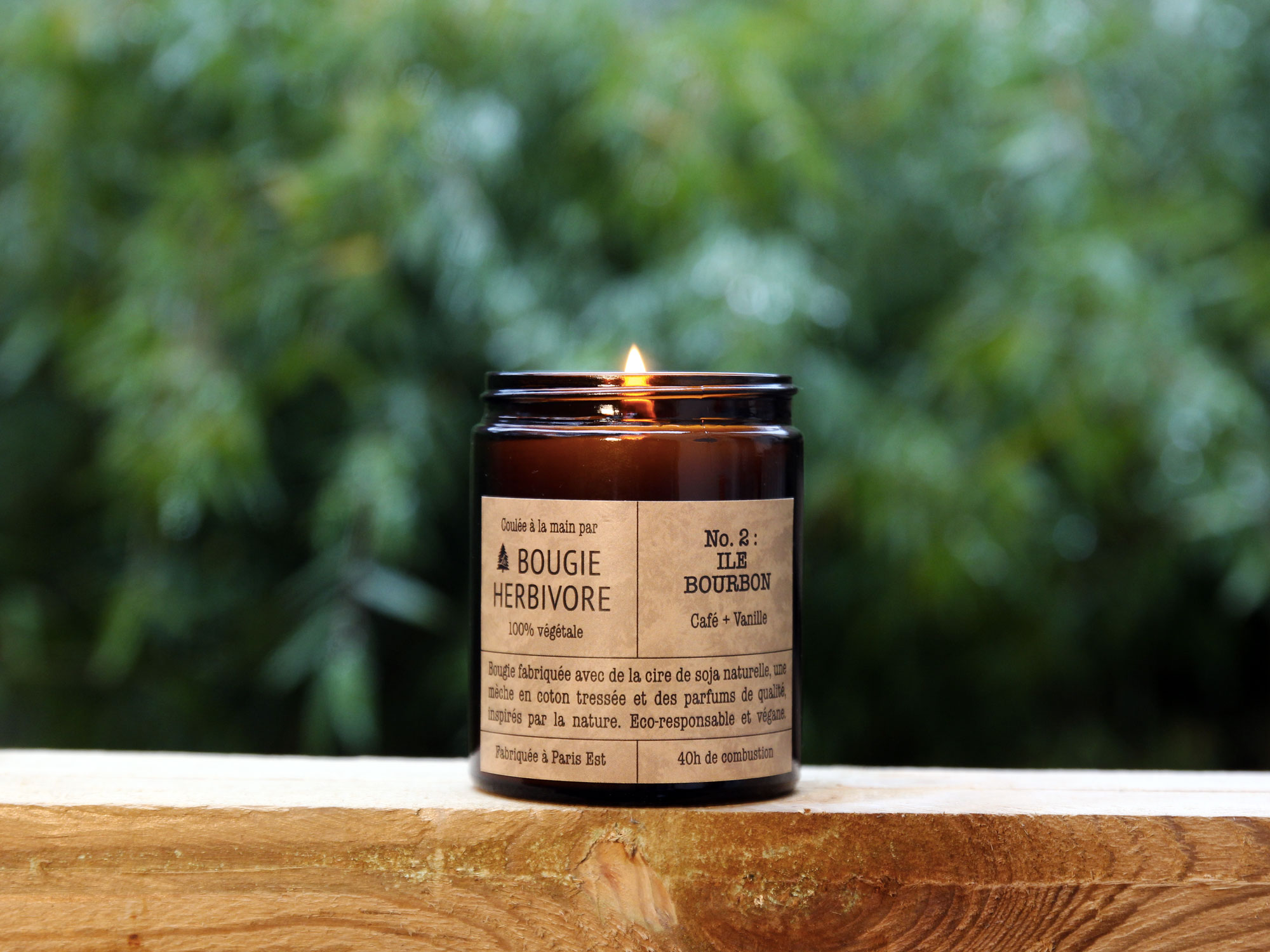 Bougie-herbivore-L'Inatelier_Nantes_Bougie naturelle_vegan_Ile Bourbon_café et vanille_parfum naturel_pot en verre_fabrication française_recyclable_eco-friendly_150gr