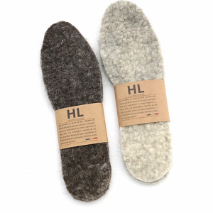 Semelle en feutre de laine_heloise levieux_L'Inatelier_Nantes_laine_naturel_vannes_made in france_fabriqué en bretagne_taille_textile_mode_homme_femme_chaussure_hiver_chaud