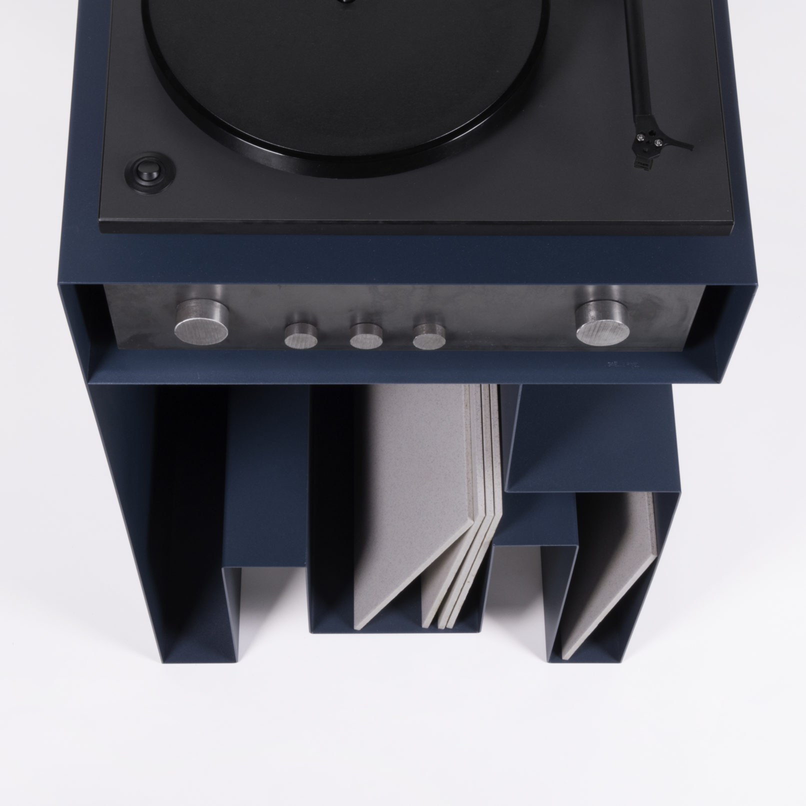 Meuble de rangement platine et vinyles en métal – JEUSTENE- Blanc - Gaelle Pinel_nantes_l'Inatelier_made in france_artisanat contemporain_fait main_décoration_intérieur_l'Inatelier_Rennes