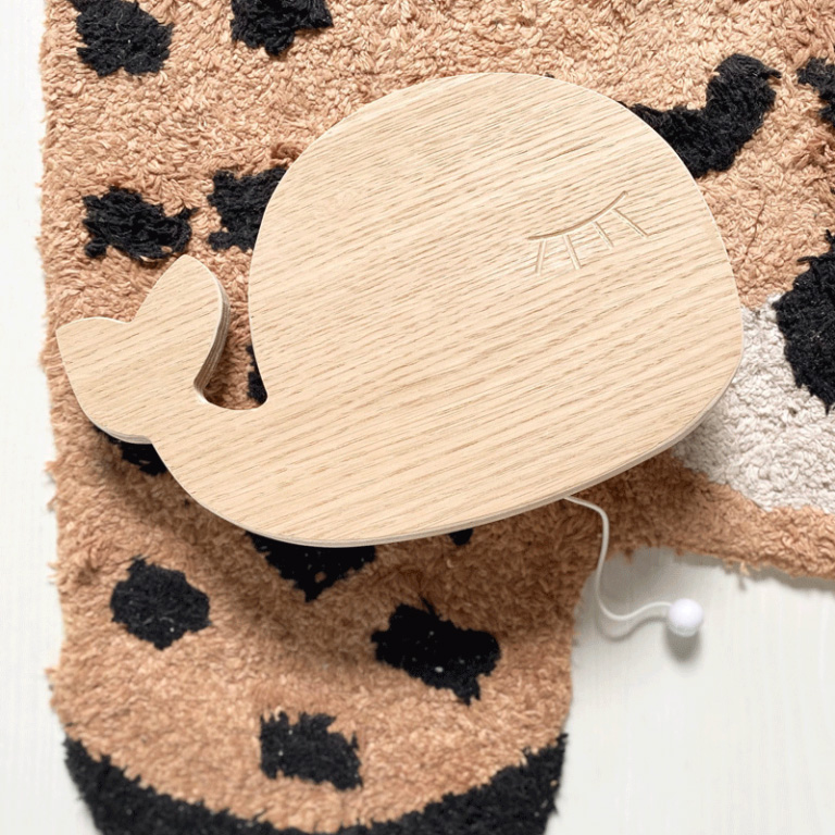 boite-a-musique-baleine-en-bois-chambre enfant-april-eleven-nantes-déco-chambre-enfant