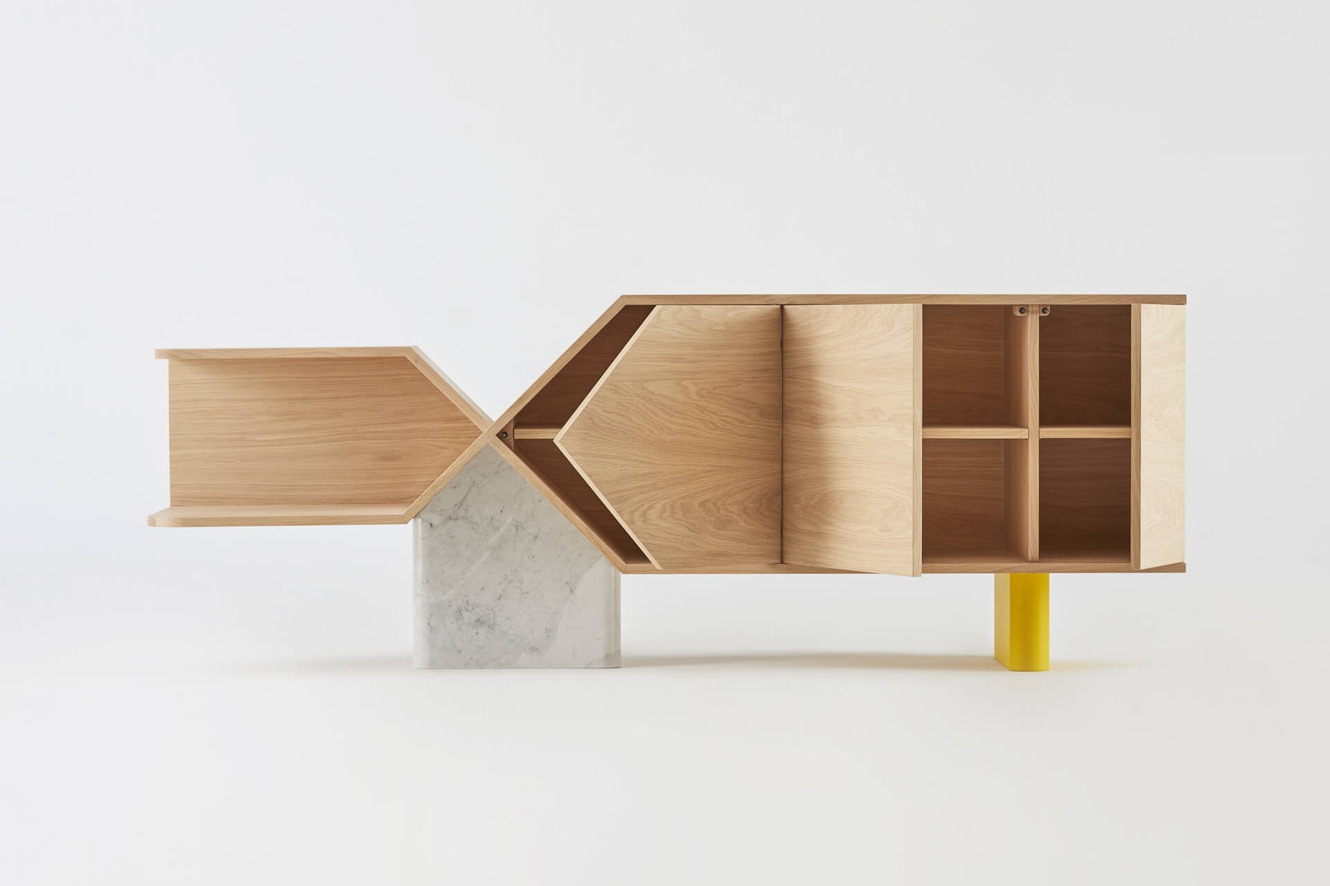 buffet-design-chromosome_hetch_mobilier_linatelier_fabrication-française_artisanat_bretagne_bois-massif_sur-mesure_peronnalisable_marbre-déco-décoration_intérieur_enfilade_rangement_salon_salle-à-manger_furniture_living-room_nantes_étagère_jaune_rangement ouverts)