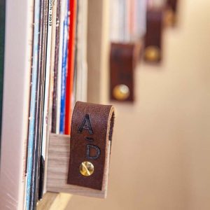 Intercalaires pour disques vinyles_rangement_séparateurs_ordre-alphabétique_bois_cuir_artisanat-français_kopo_nantes_linatelier2