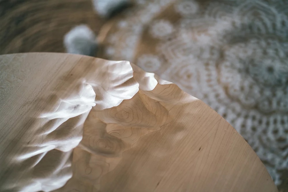 Table basse ronde Relief Ben & Manu