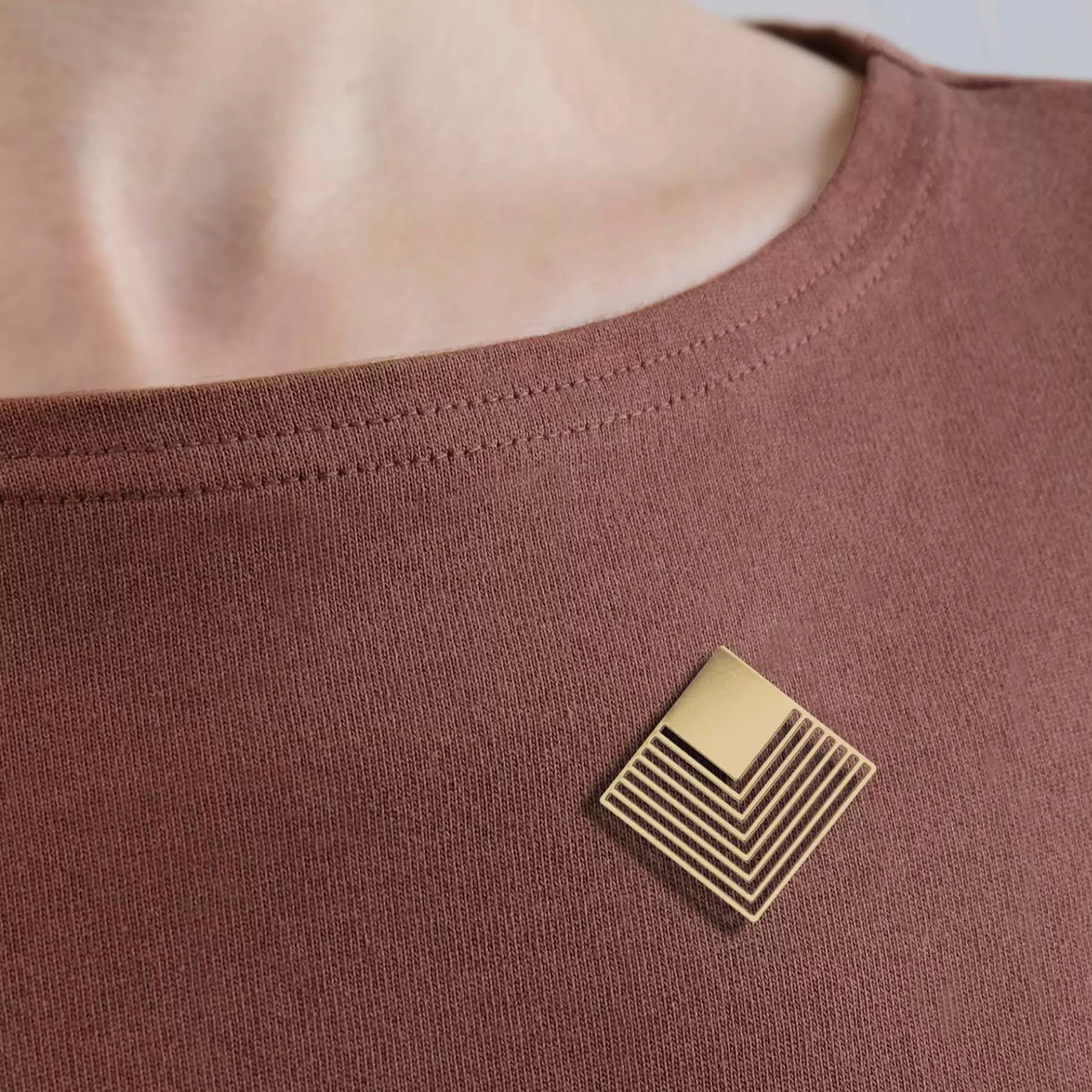 Broche dorée aimantée - motif losange – Image 3