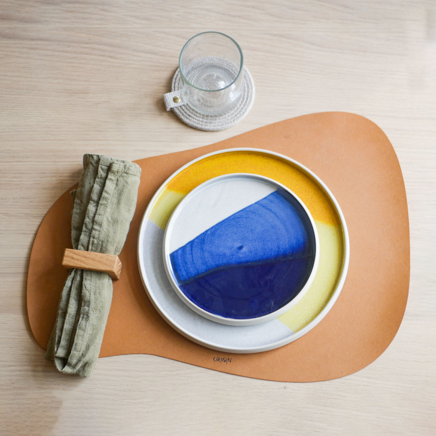 Assiette-jaune-grès-céramique
