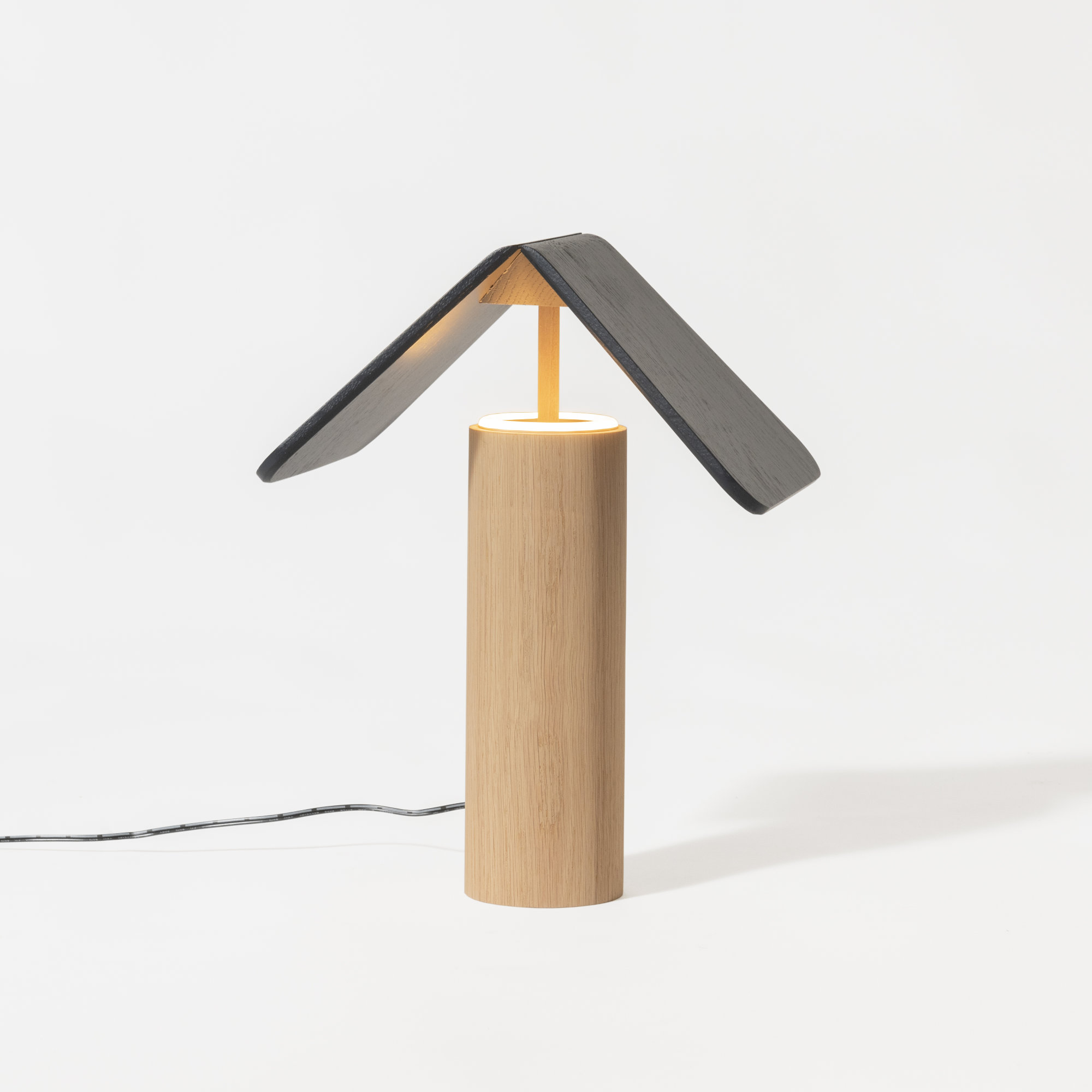 Petite lampe en bois- à poser- cabane- drugeot manufacture-nantes-luminaire-zoom