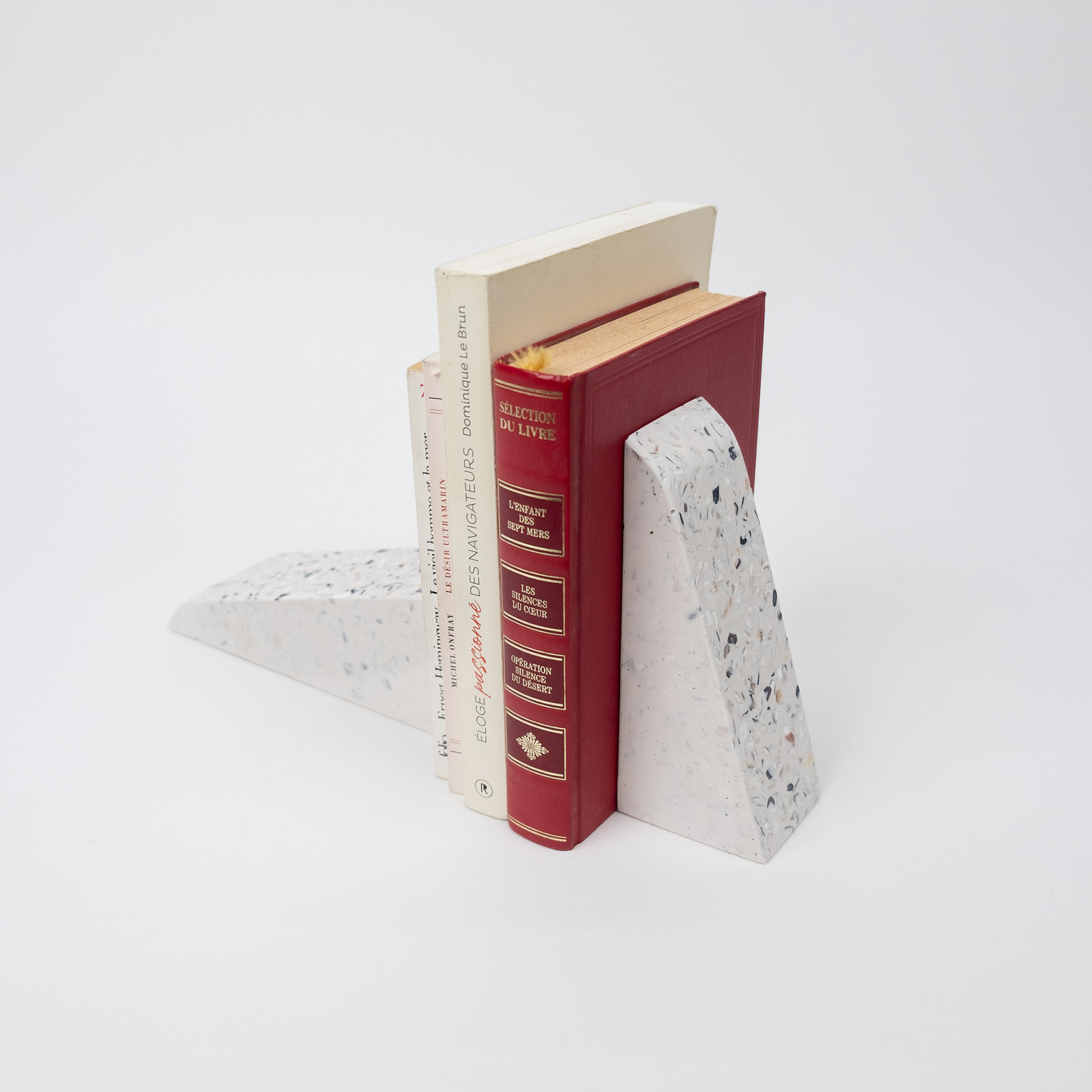 Serre-livre-design-malakio-coquillage-recyclé-linatelier (1)